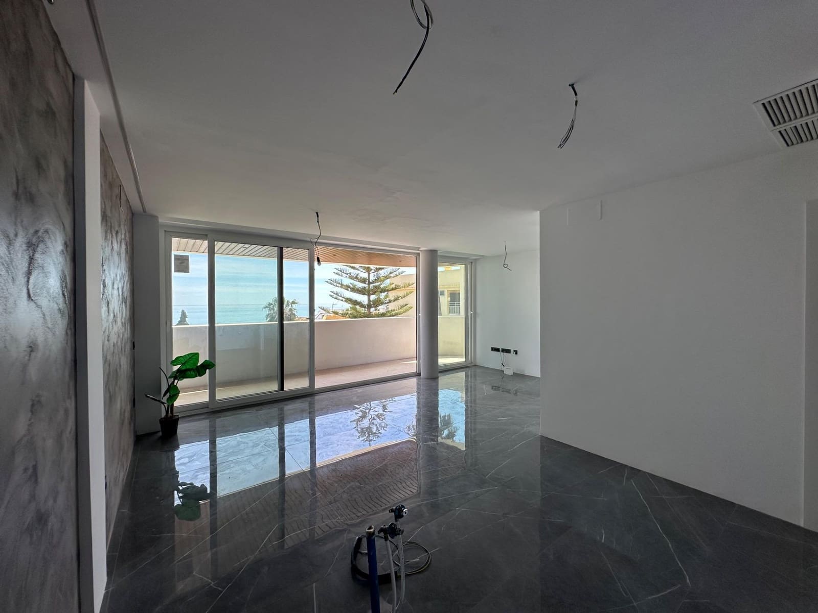 2 bedroom Apartment for sale in Benalmadena with pool garage - € 570,000 (Ref: 9784145)