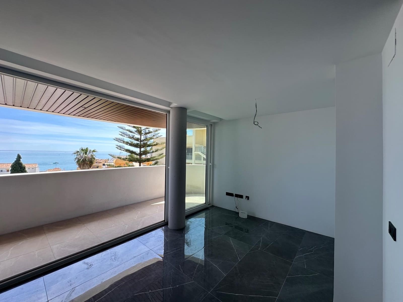 2 bedroom Apartment for sale in Benalmadena with pool garage - € 570,000 (Ref: 9784145)