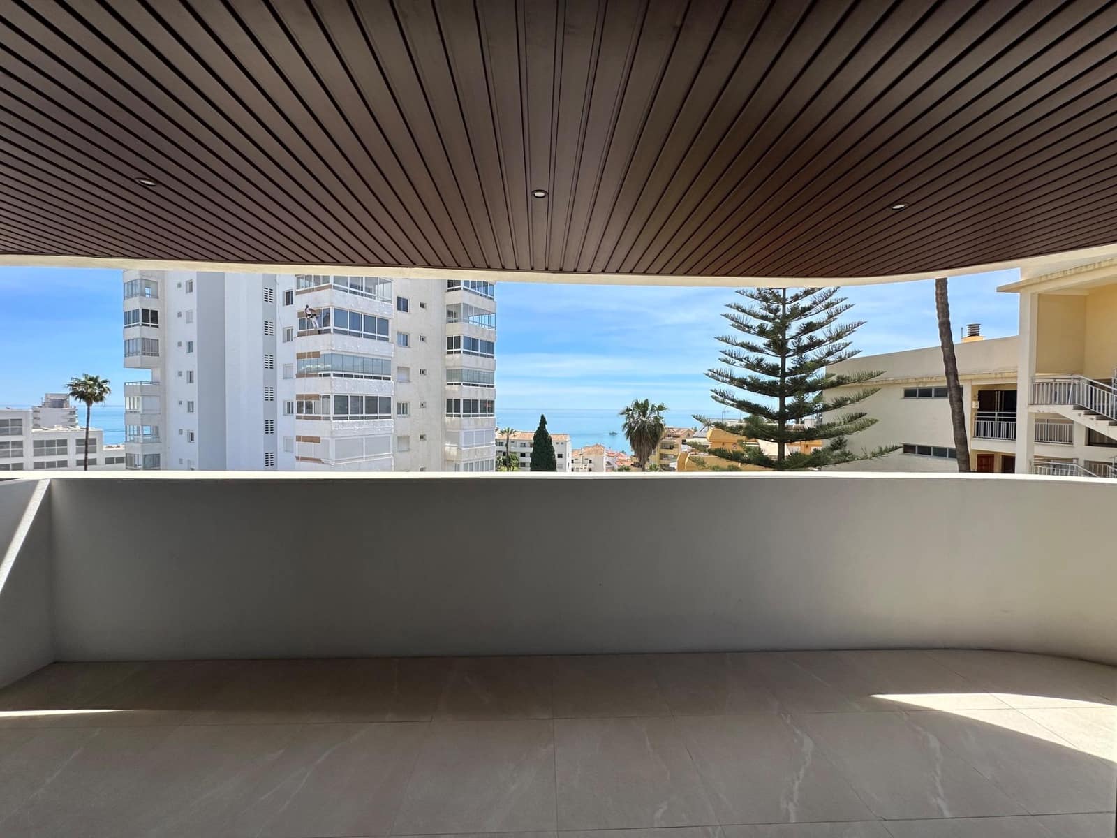 2 bedroom Apartment for sale in Benalmadena with pool garage - € 570,000 (Ref: 9784145)