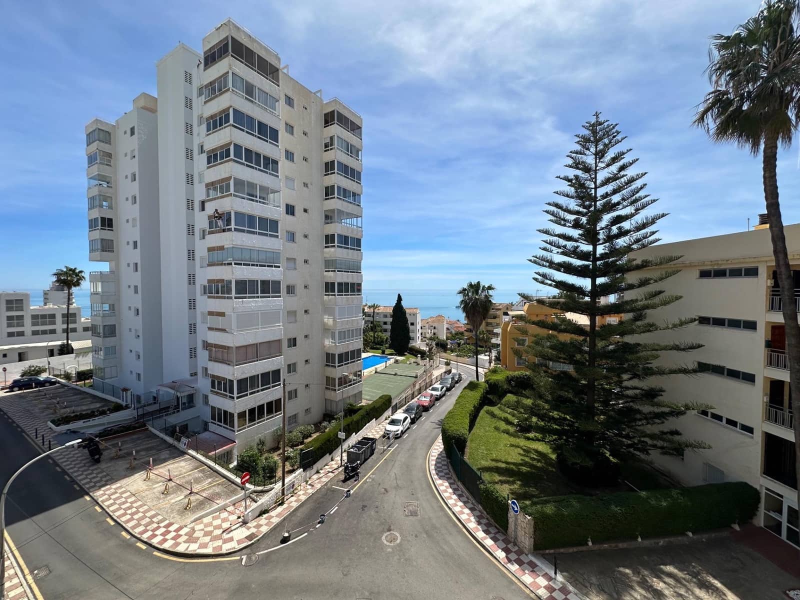 2 bedroom Apartment for sale in Benalmadena with pool garage - € 570,000 (Ref: 9784145)