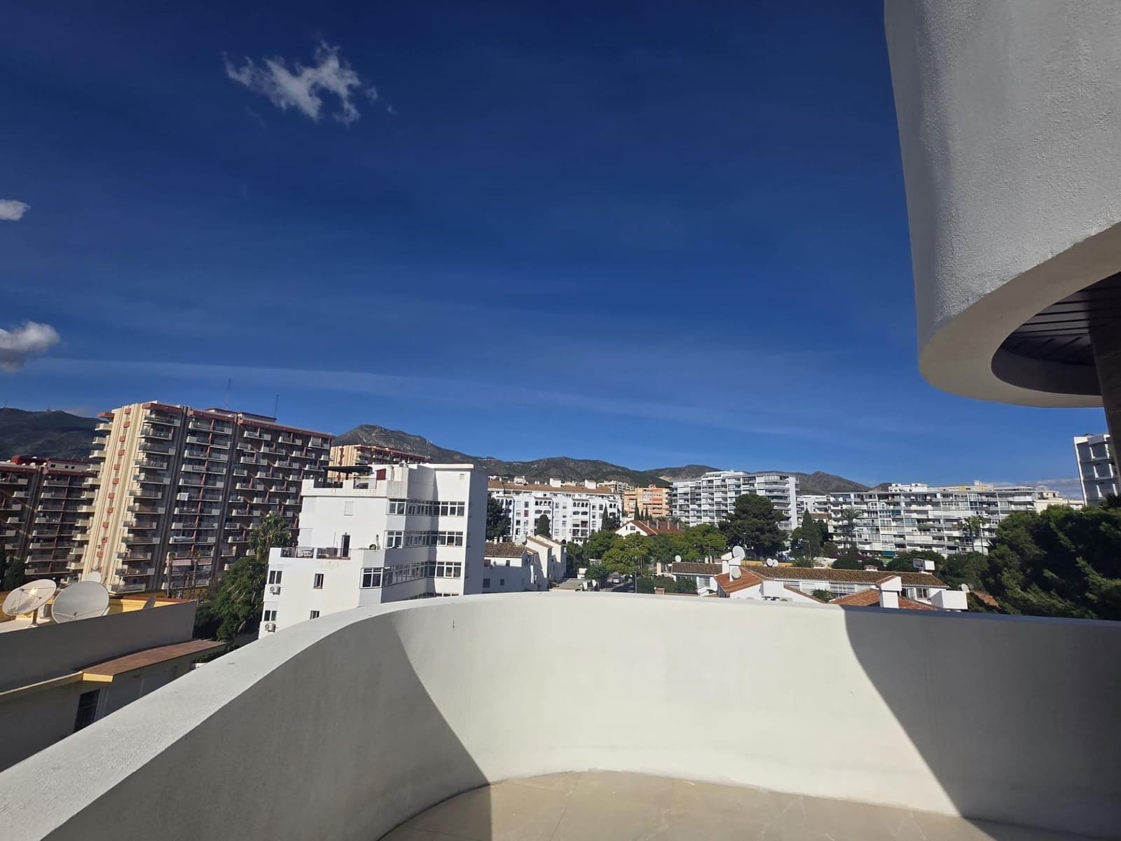 2 sovrum Takvåning till salu i Benalmadena med garage - 770 000 € (Ref: 9784146)