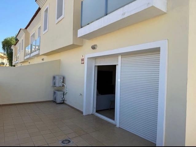 4 slaapkamer Rijtjeshuis te huur in Los Boliches , Fuengirola met zwembad garage - € 2.900 (Ref: 9784147)