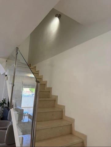 4 slaapkamer Rijtjeshuis te huur in Los Boliches , Fuengirola met zwembad garage - € 2.900 (Ref: 9784147)