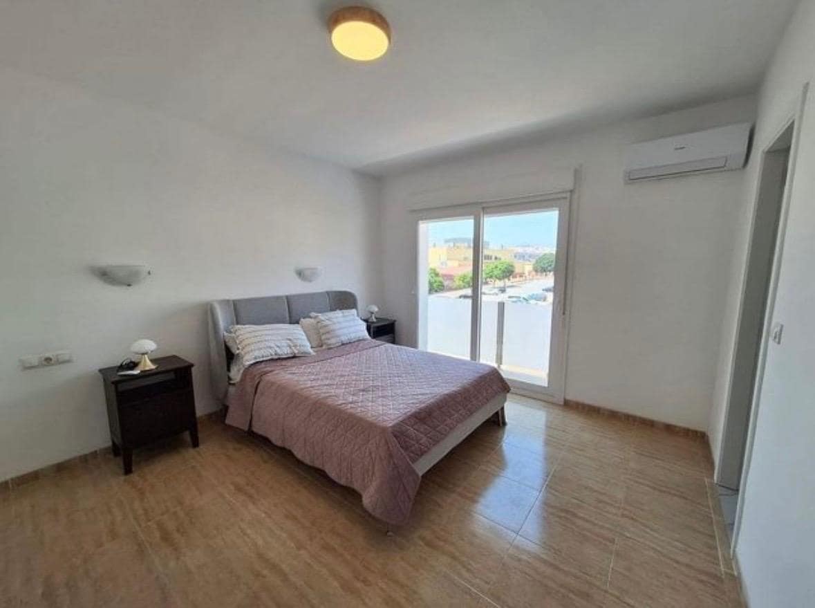 4 bedroom Terraced Villa for rent in Fuengirola with pool garage - € 2,900 (Ref: 9784147)