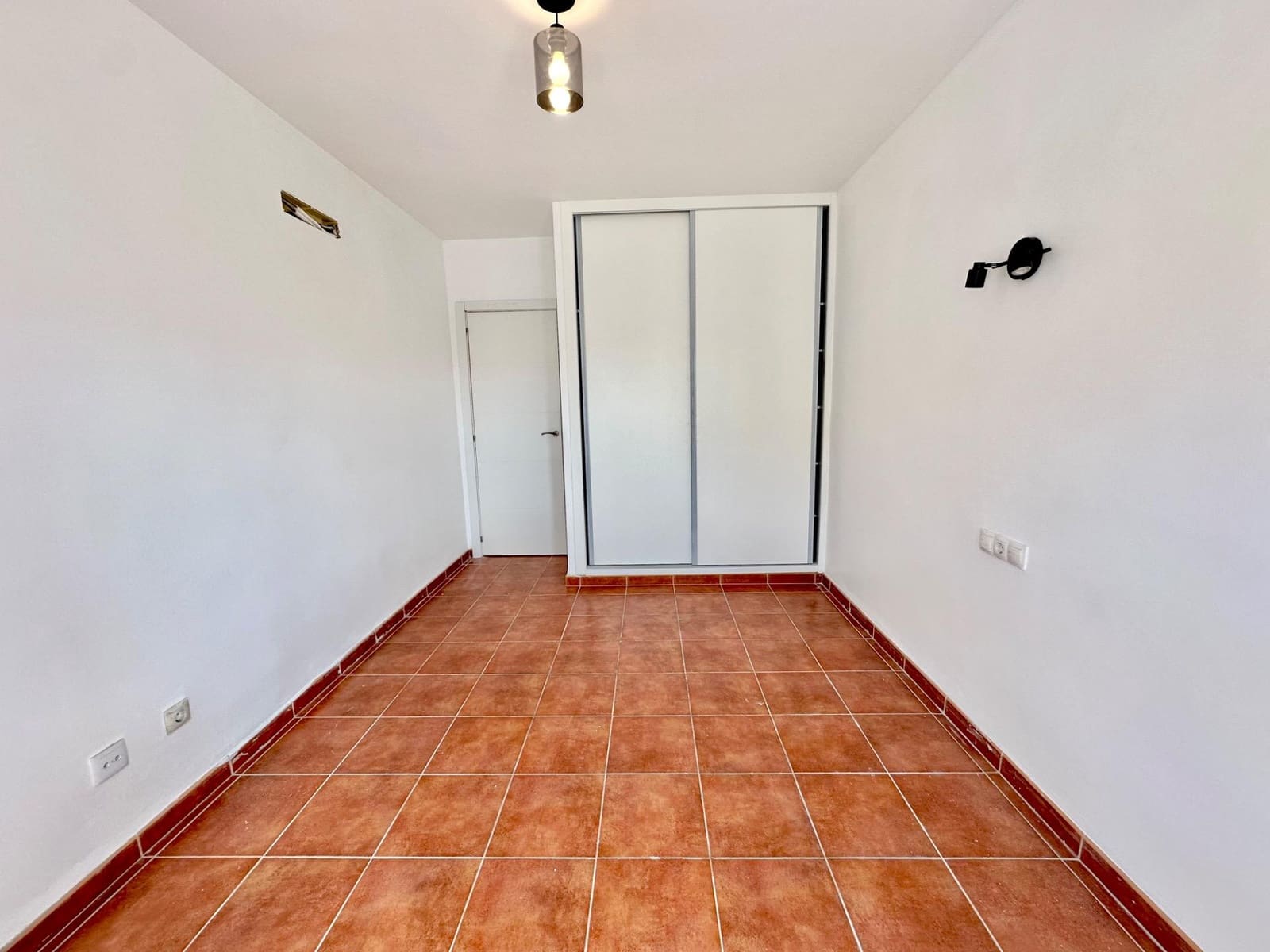 4 slaapkamer Rijtjeshuis te koop in Fuengirola met zwembad - € 470.000 (Ref: 9784148)