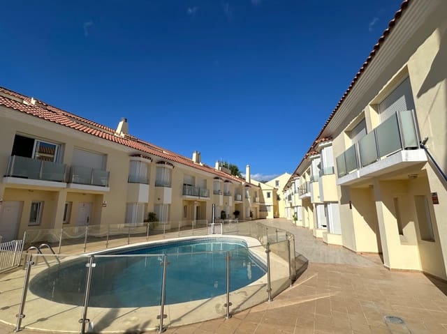 4 slaapkamer Rijtjeshuis te koop in Los Boliches , Fuengirola met zwembad - € 470.000 (Ref: 9784148)