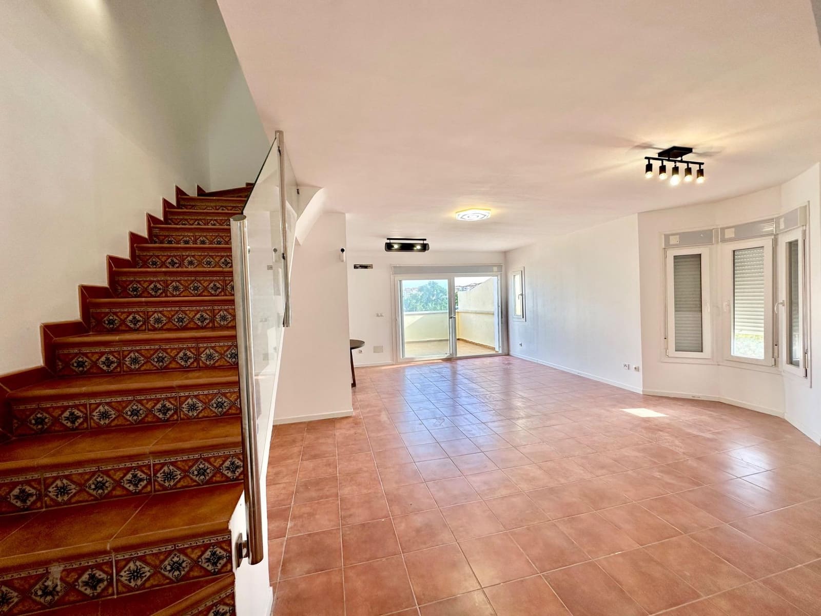 4 slaapkamer Rijtjeshuis te koop in Fuengirola met zwembad - € 470.000 (Ref: 9784148)