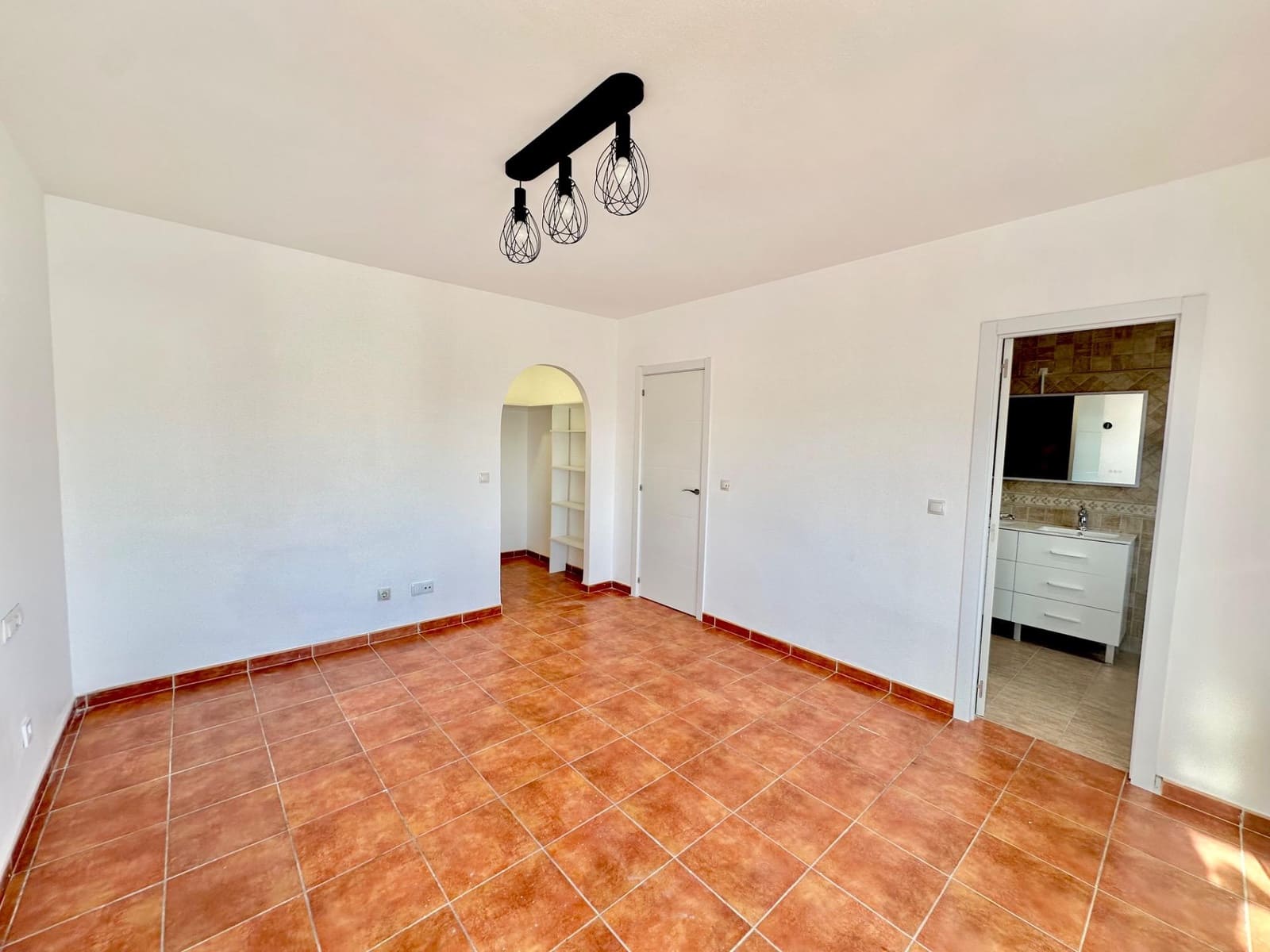 4 slaapkamer Rijtjeshuis te koop in Fuengirola met zwembad - € 470.000 (Ref: 9784148)