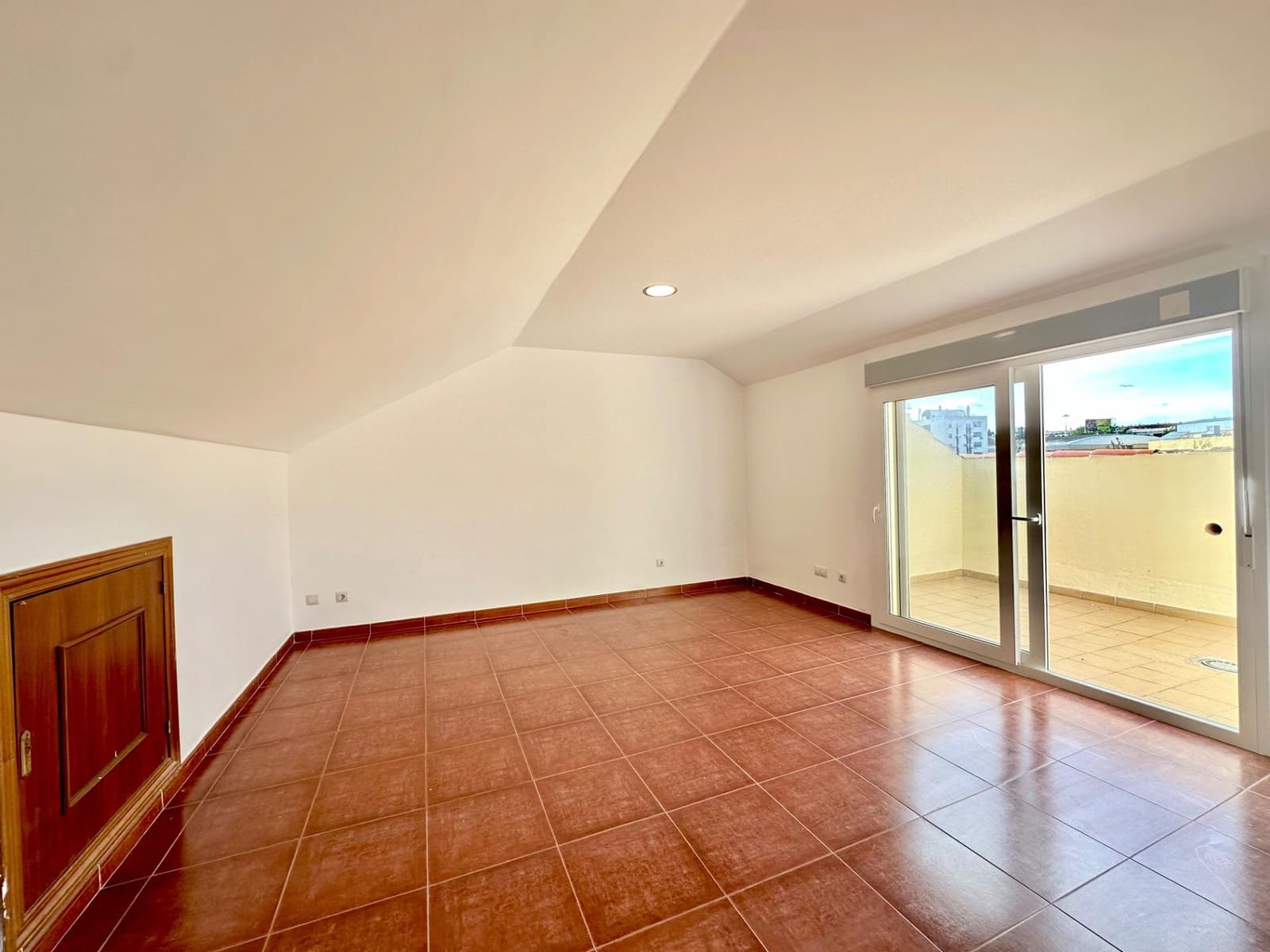 4 slaapkamer Rijtjeshuis te koop in Fuengirola met zwembad - € 470.000 (Ref: 9784148)