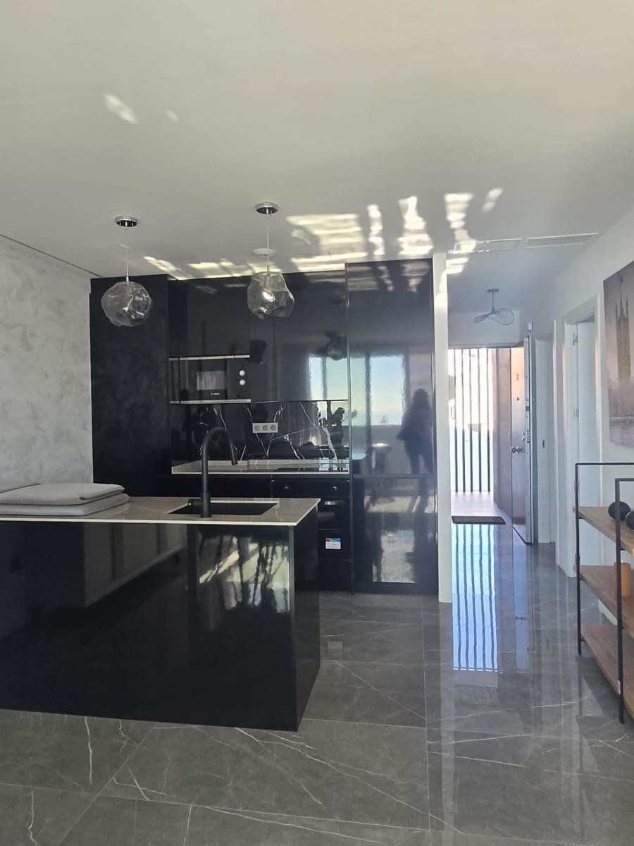 2 soveværelse Lejlighed til salg i Benalmadena med swimmingpool garage - € 550.000 (Ref: 9784150)