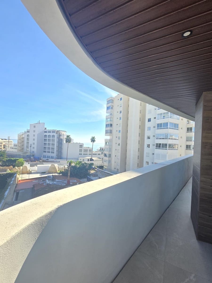 2 soveværelse Lejlighed til salg i Benalmadena med swimmingpool garage - € 550.000 (Ref: 9784150)