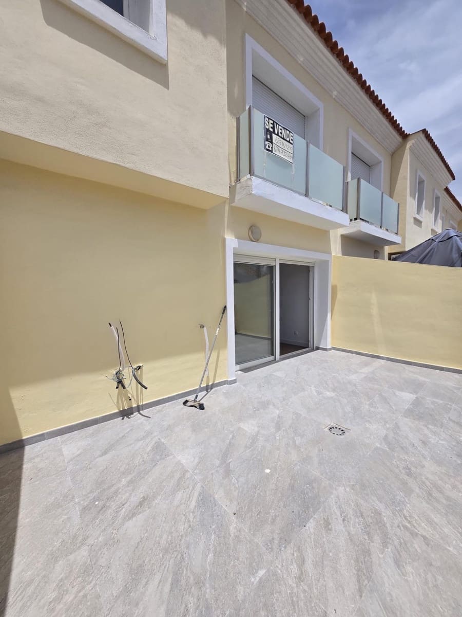 4 bedroom Terraced Villa for sale in Fuengirola with pool garage - € 540,000 (Ref: 9927653)