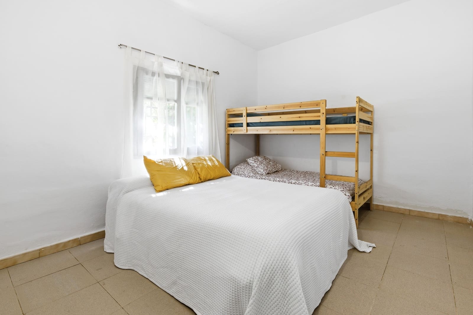 Casa de 2 habitaciones en Gestalgar en venta con garaje - 84.000 € (Ref: 9914734)