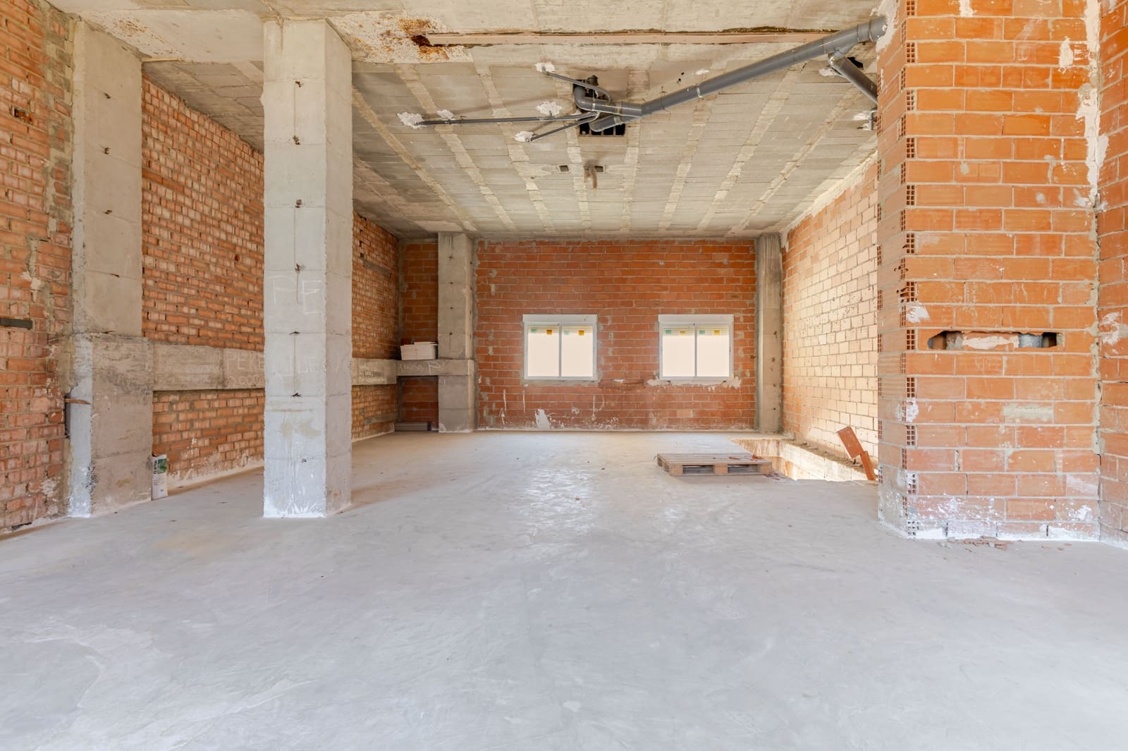 Shop for sale in Burjassot with garage - € 218,000 (Ref: 9924894)