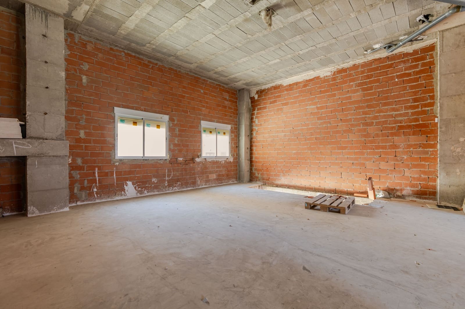Shop for sale in Burjassot with garage - € 218,000 (Ref: 9924894)