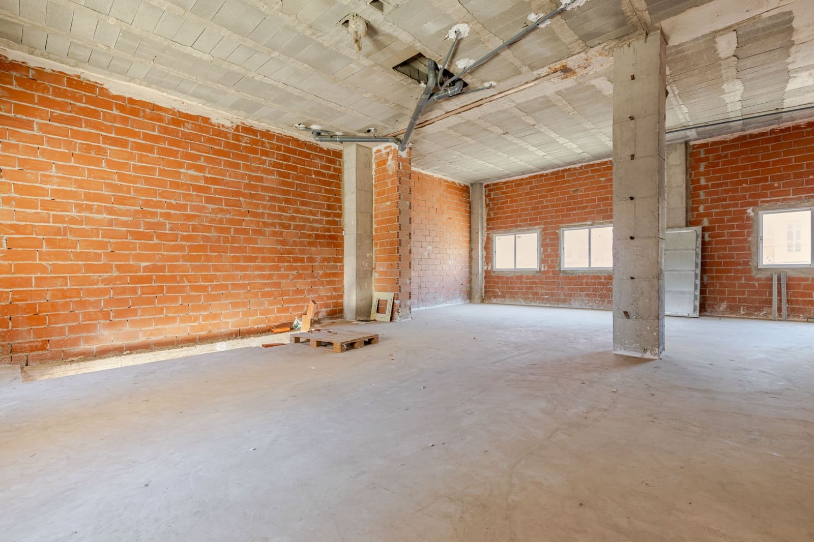 Shop for sale in Burjassot with garage - € 218,000 (Ref: 9924894)