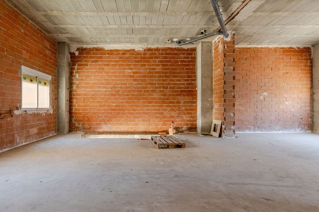 Butik til salg i Burjassot med garage - € 218.000 (Ref: 9924894)