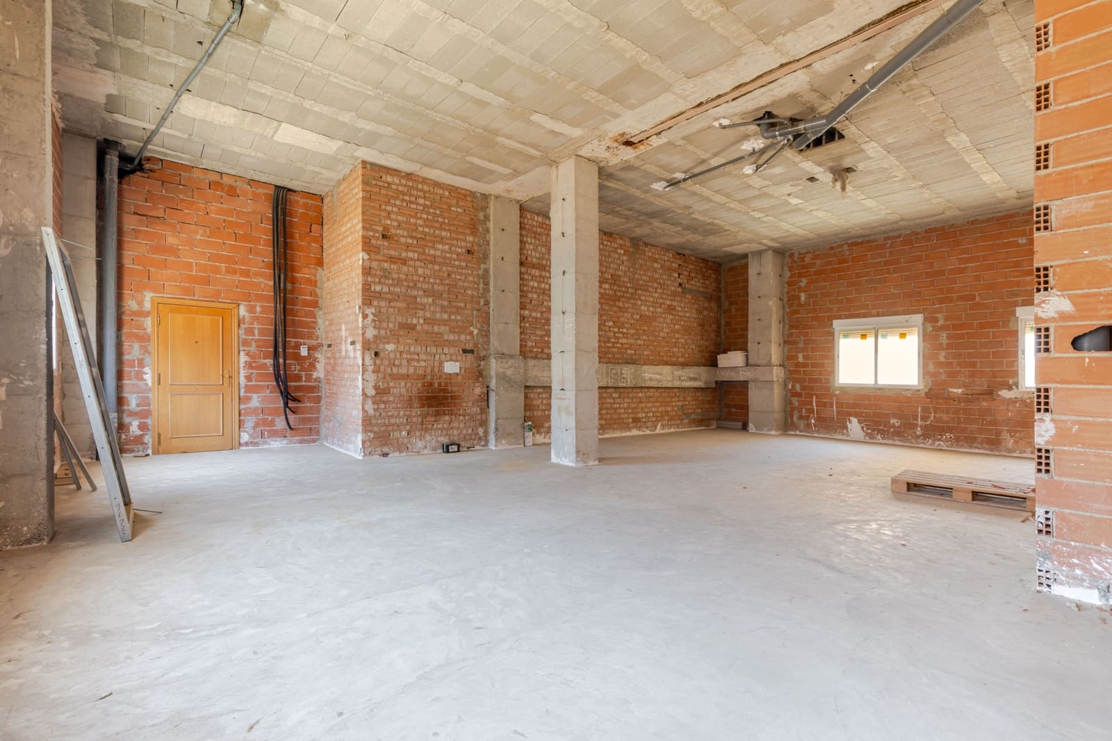 Shop for sale in Burjassot with garage - € 218,000 (Ref: 9924894)