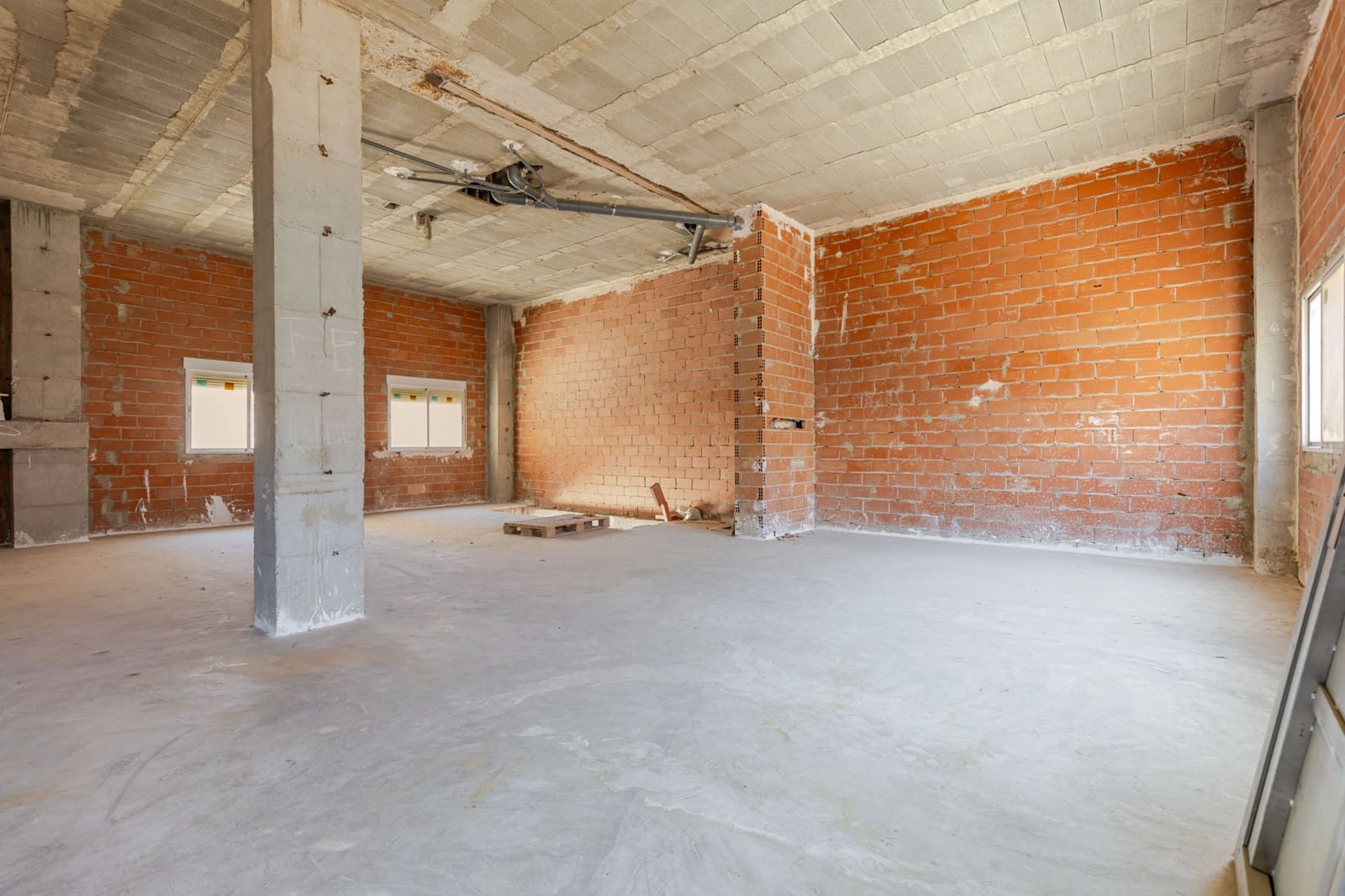 Shop for sale in Burjassot with garage - € 218,000 (Ref: 9924894)