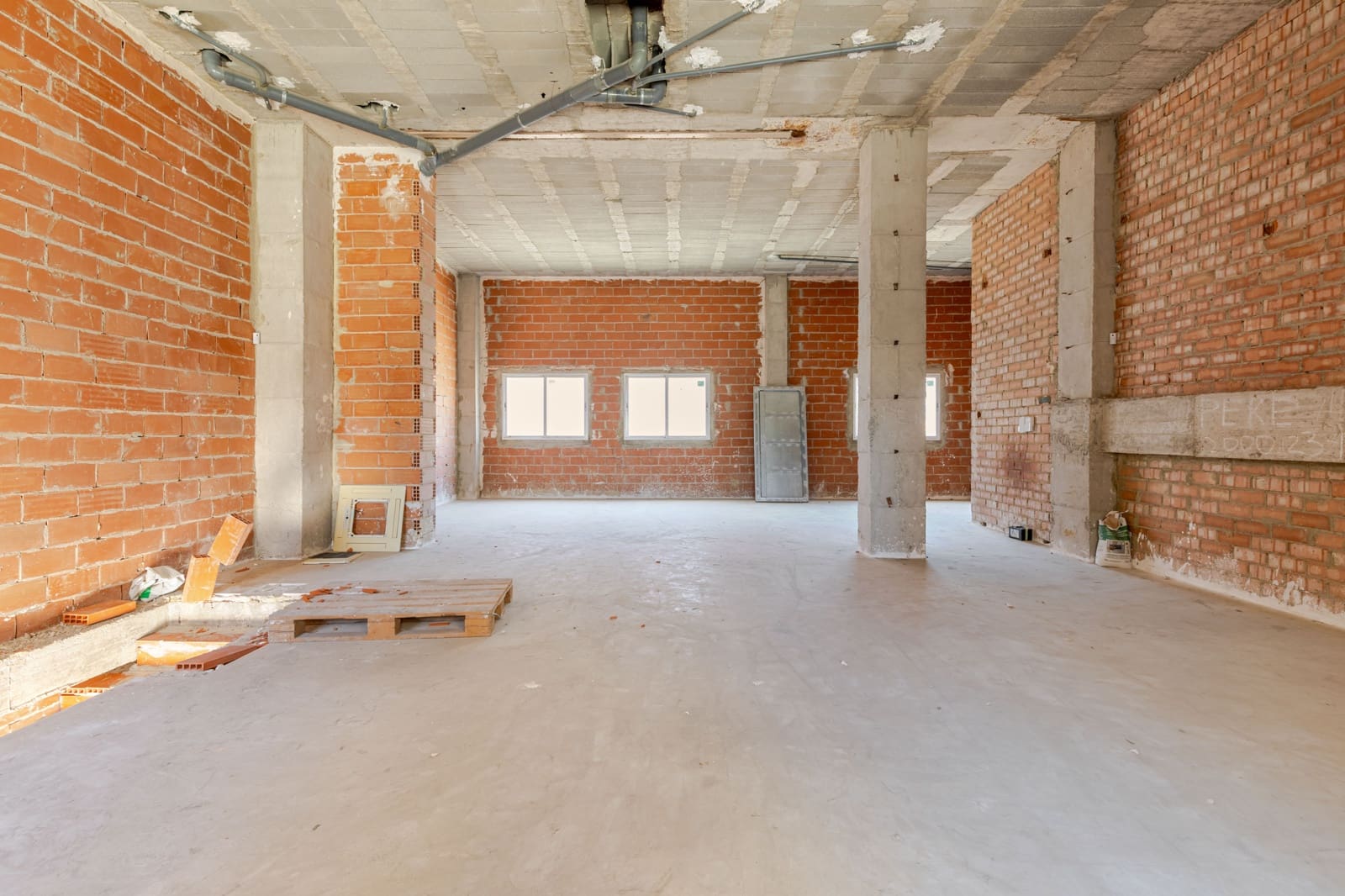 Shop for sale in Burjassot with garage - € 218,000 (Ref: 9924894)