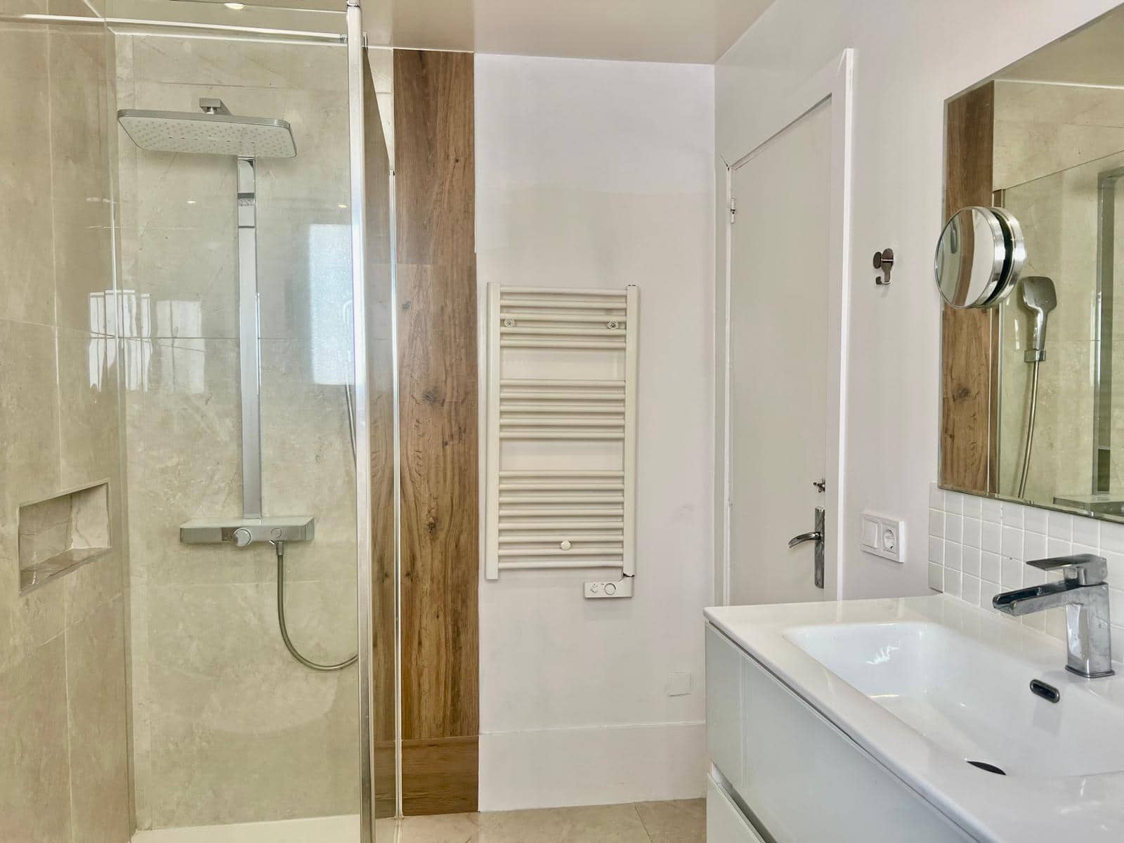 3 bedroom Terraced Villa for sale in Gilet with pool - € 280,000 (Ref: 9984042)
