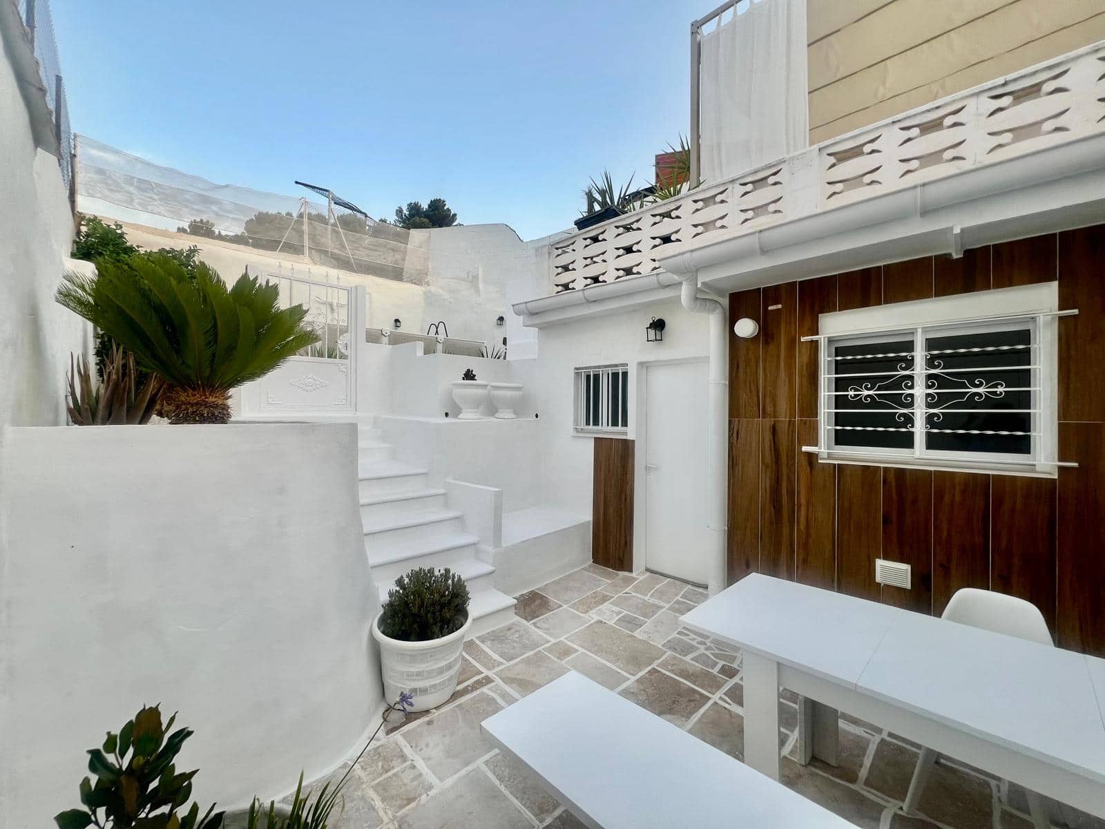 3 bedroom Terraced Villa for sale in Gilet with pool - € 280,000 (Ref: 9984042)