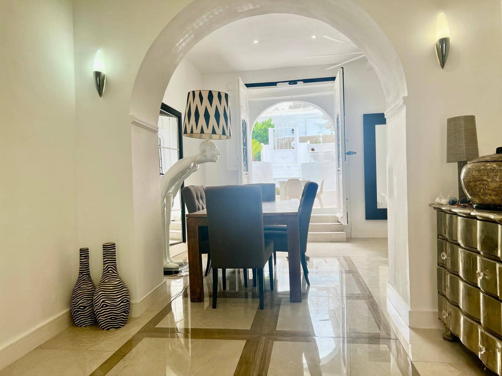 3 bedroom Terraced Villa for sale in Gilet with pool - € 280,000 (Ref: 9984042)