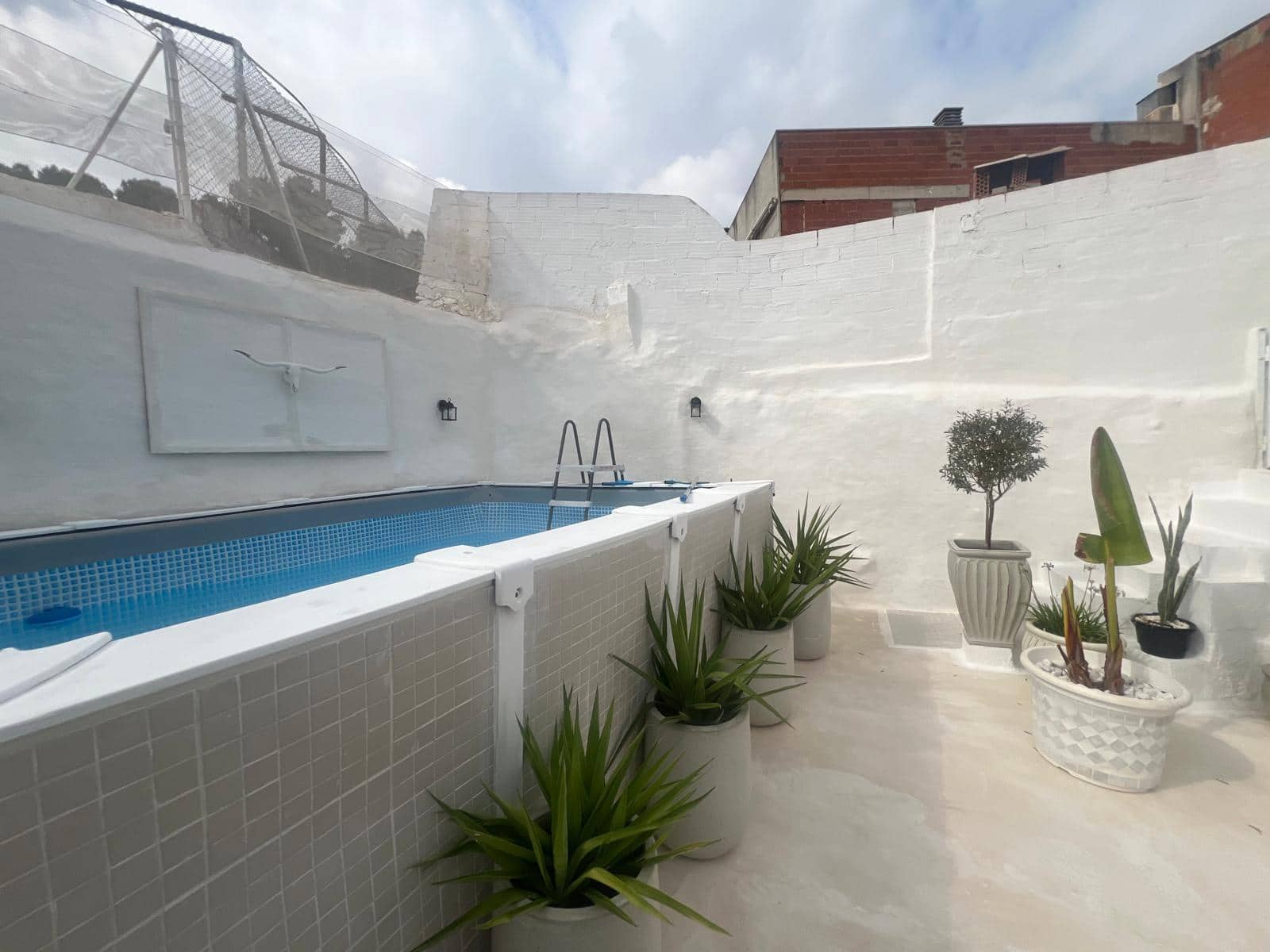 3 bedroom Terraced Villa for sale in Gilet with pool - € 280,000 (Ref: 9984042)