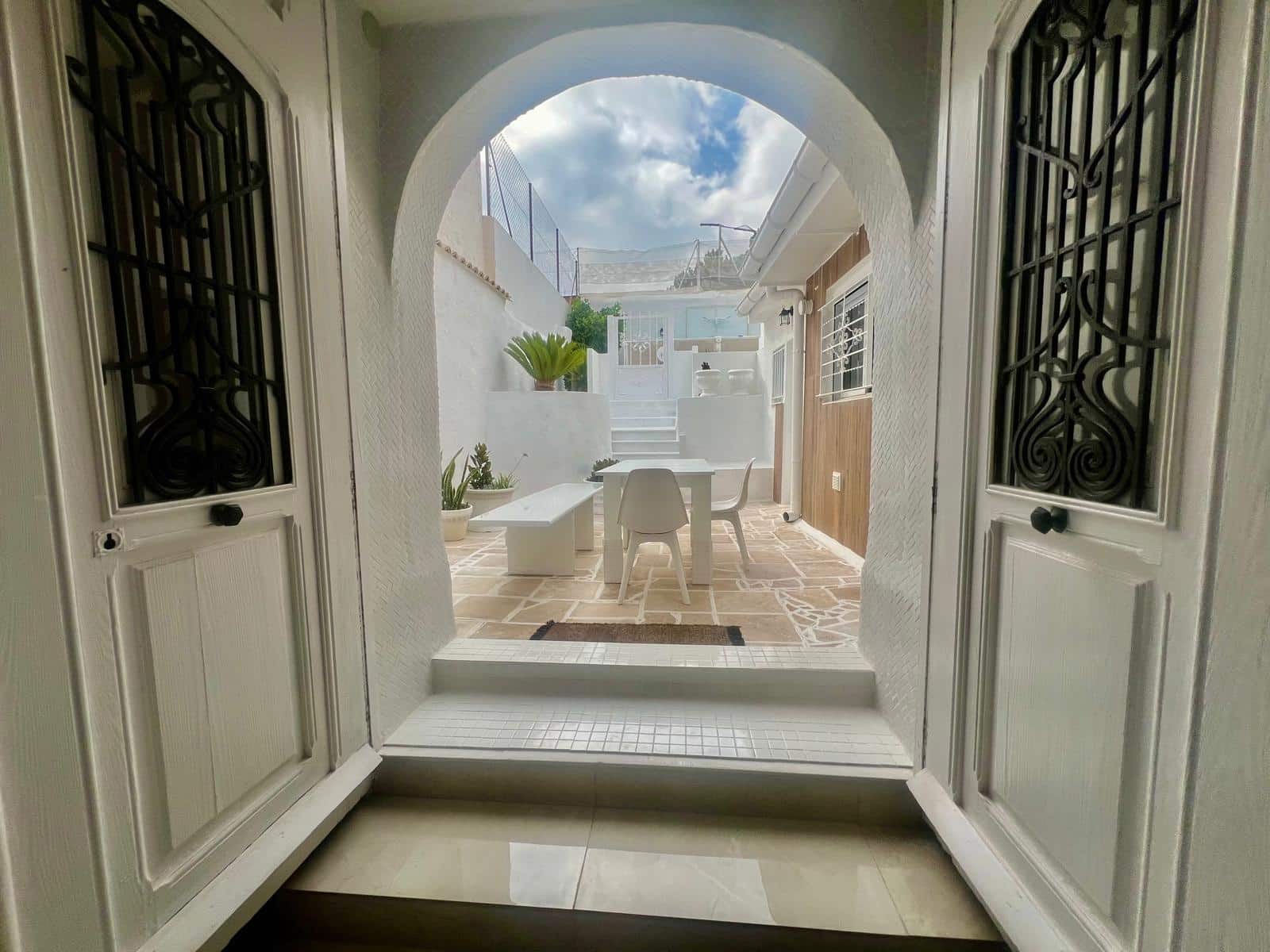 3 bedroom Terraced Villa for sale in Gilet with pool - € 280,000 (Ref: 9984042)