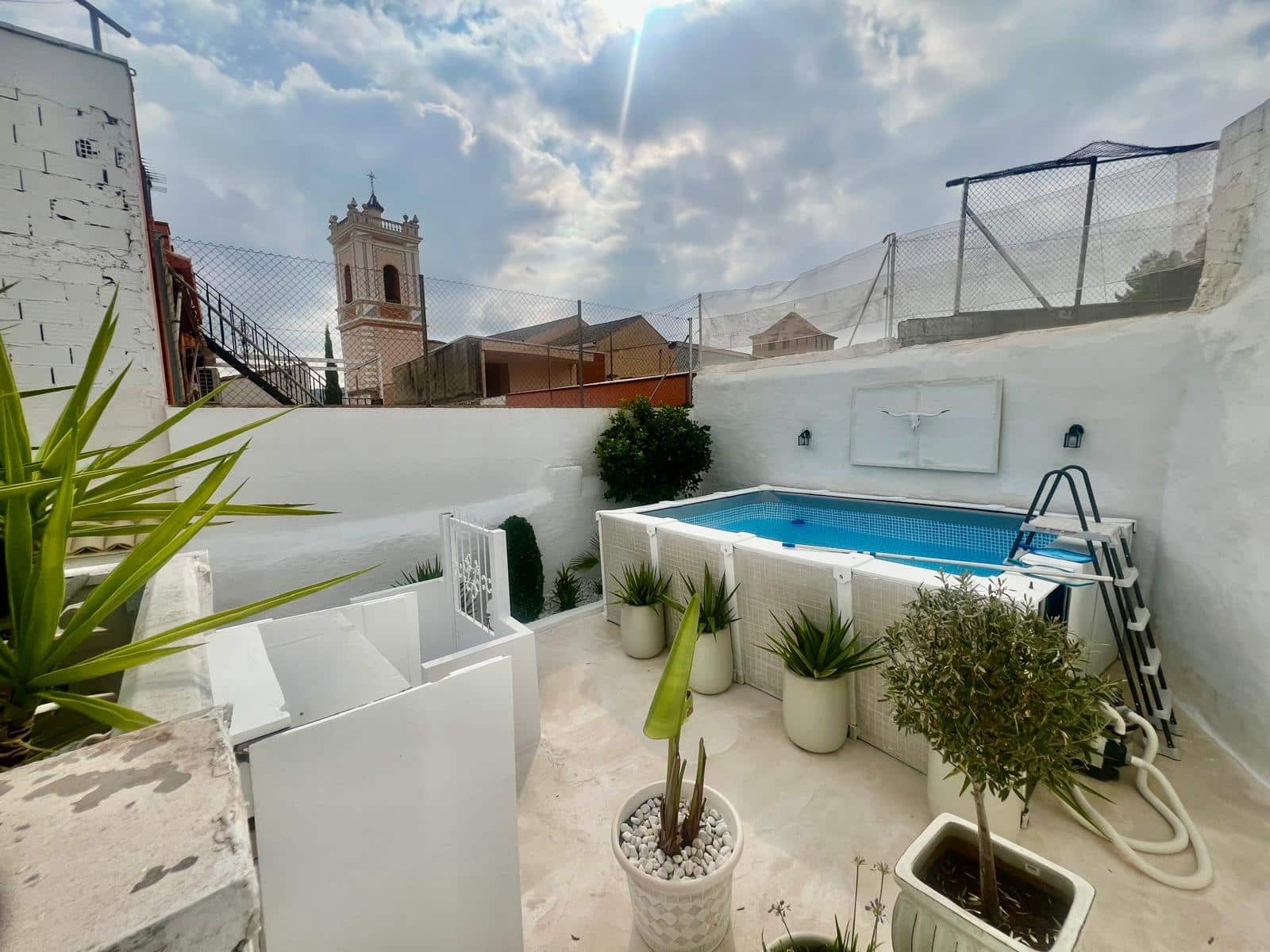 3 bedroom Terraced Villa for sale in Gilet with pool - € 280,000 (Ref: 9984042)