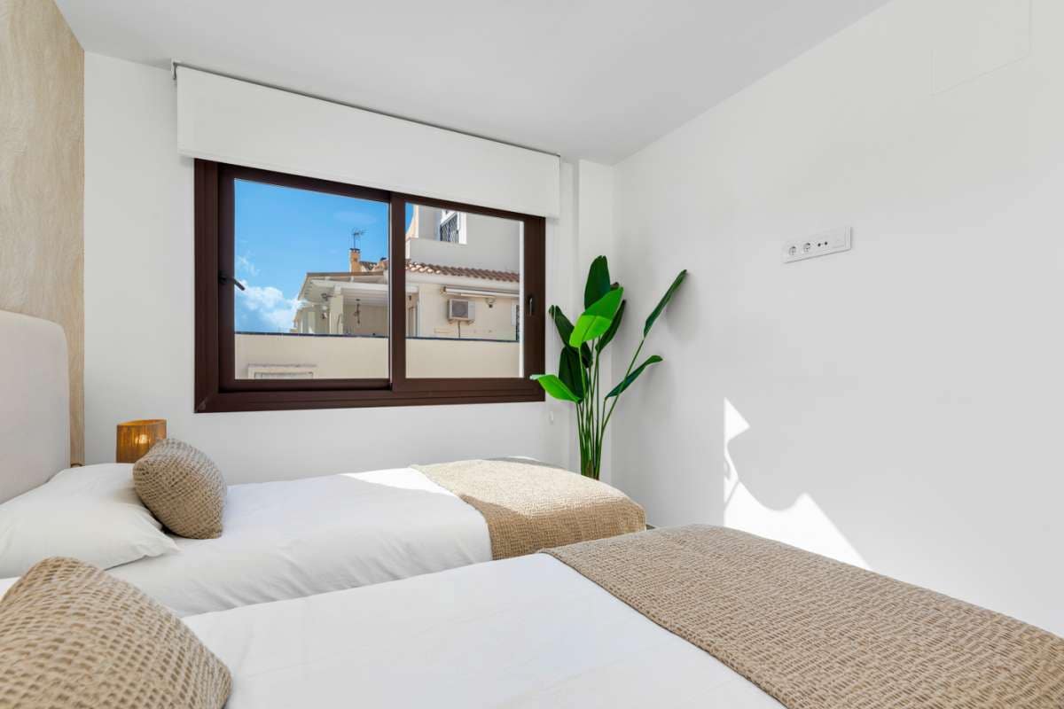 Chalet de 3 habitaciones en Pilar de la Horadada en venta con piscina - 559.900 € (Ref: 9897032)