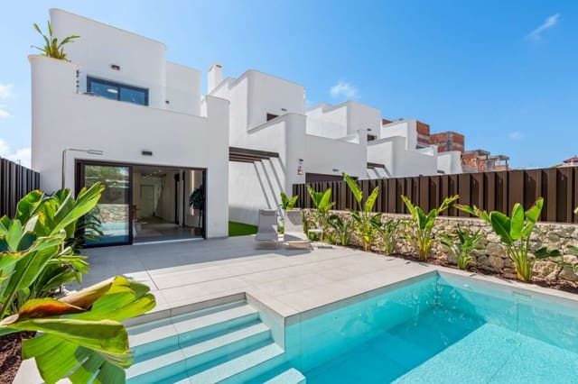 4 slaapkamer Villa te koop in Mil Palmeras, Pilar de la Horadada met zwembad - € 729.900 (Ref: 9897033)