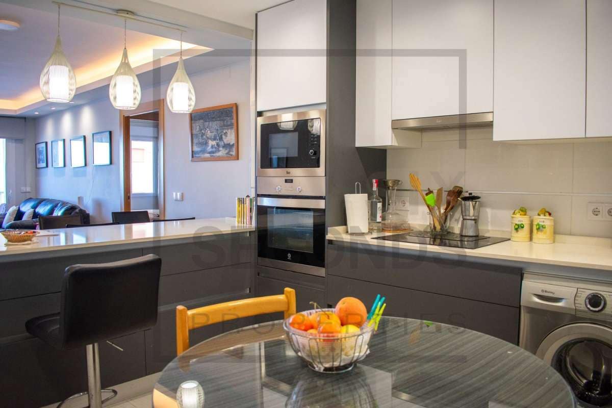 3 quarto Apartamento para venda em Torrevieja com piscina - 325 000 € (Ref: 9946586)