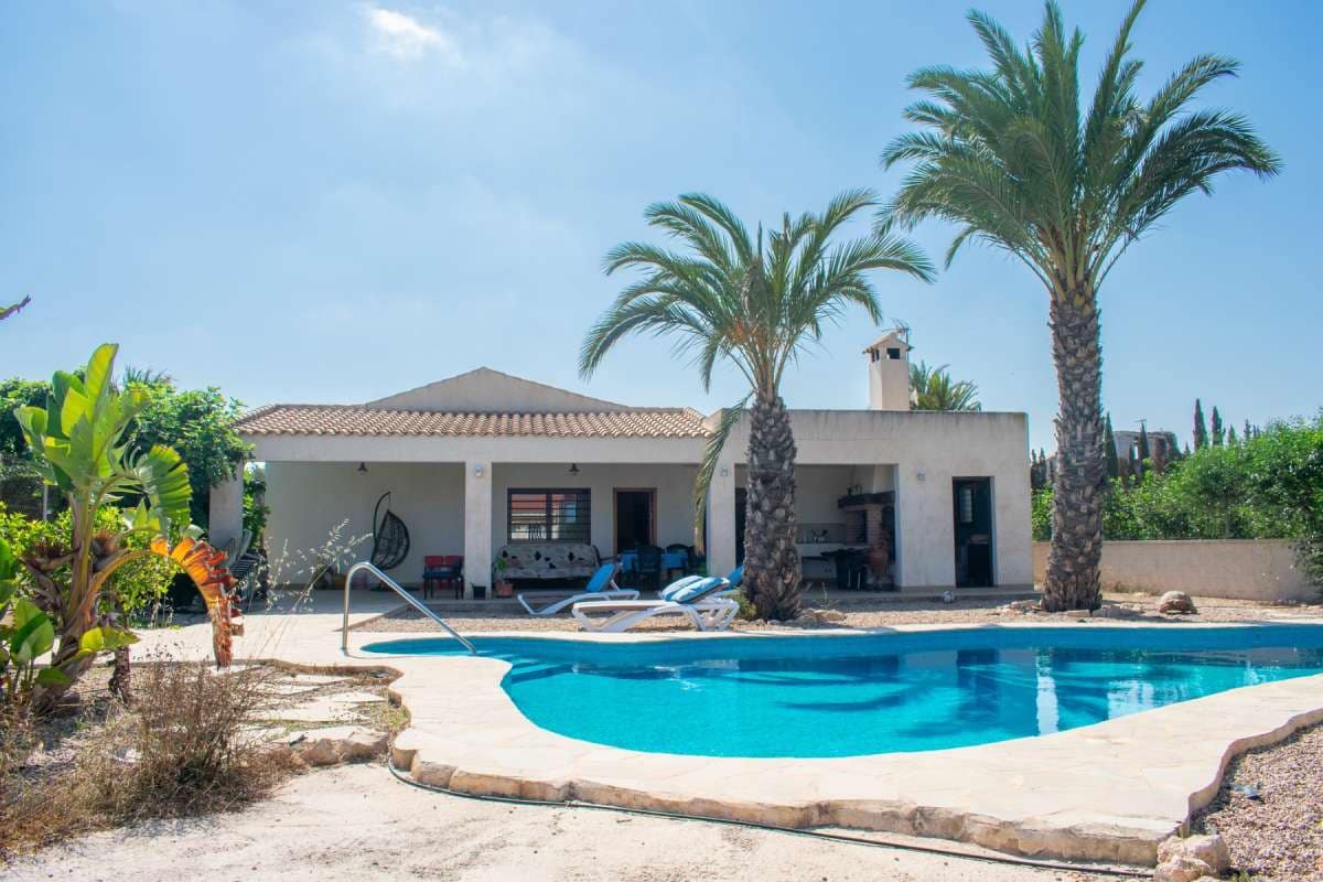 3 quarto Moradia para venda em El Raso com piscina - 590 000 € (Ref: 9946587)