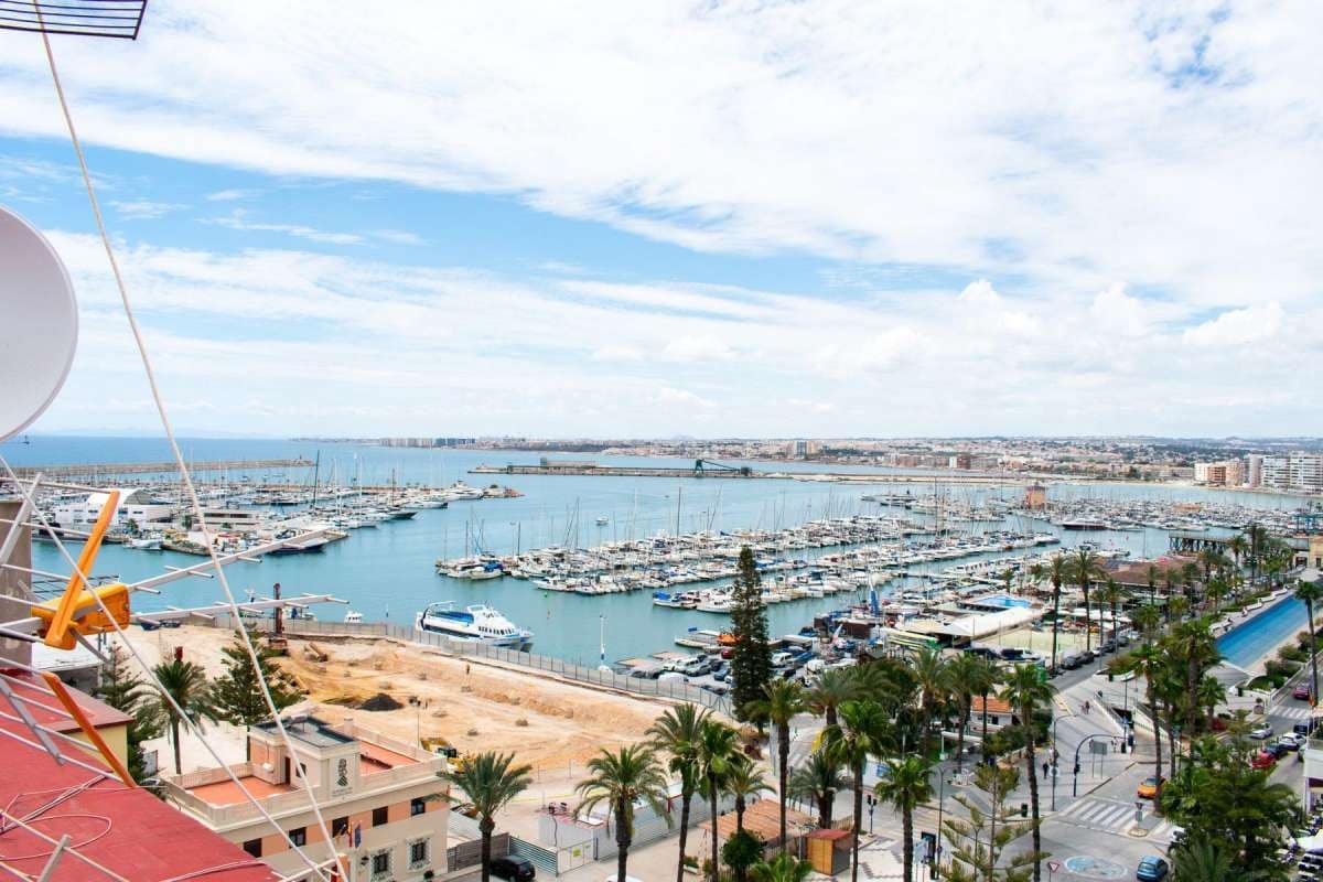 2 sovrum Lägenhet till salu i Torrevieja med pool - 480 000 € (Ref: 9946590)