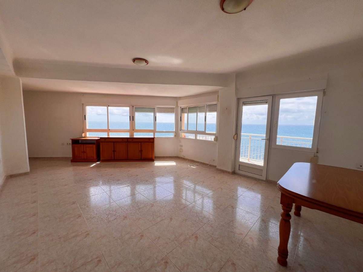 4 quarto Apartamento para venda em Torrevieja com piscina - 350 000 € (Ref: 9946602)