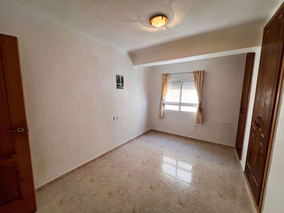 4 quarto Apartamento para venda em Torrevieja com piscina - 350 000 € (Ref: 9946602)