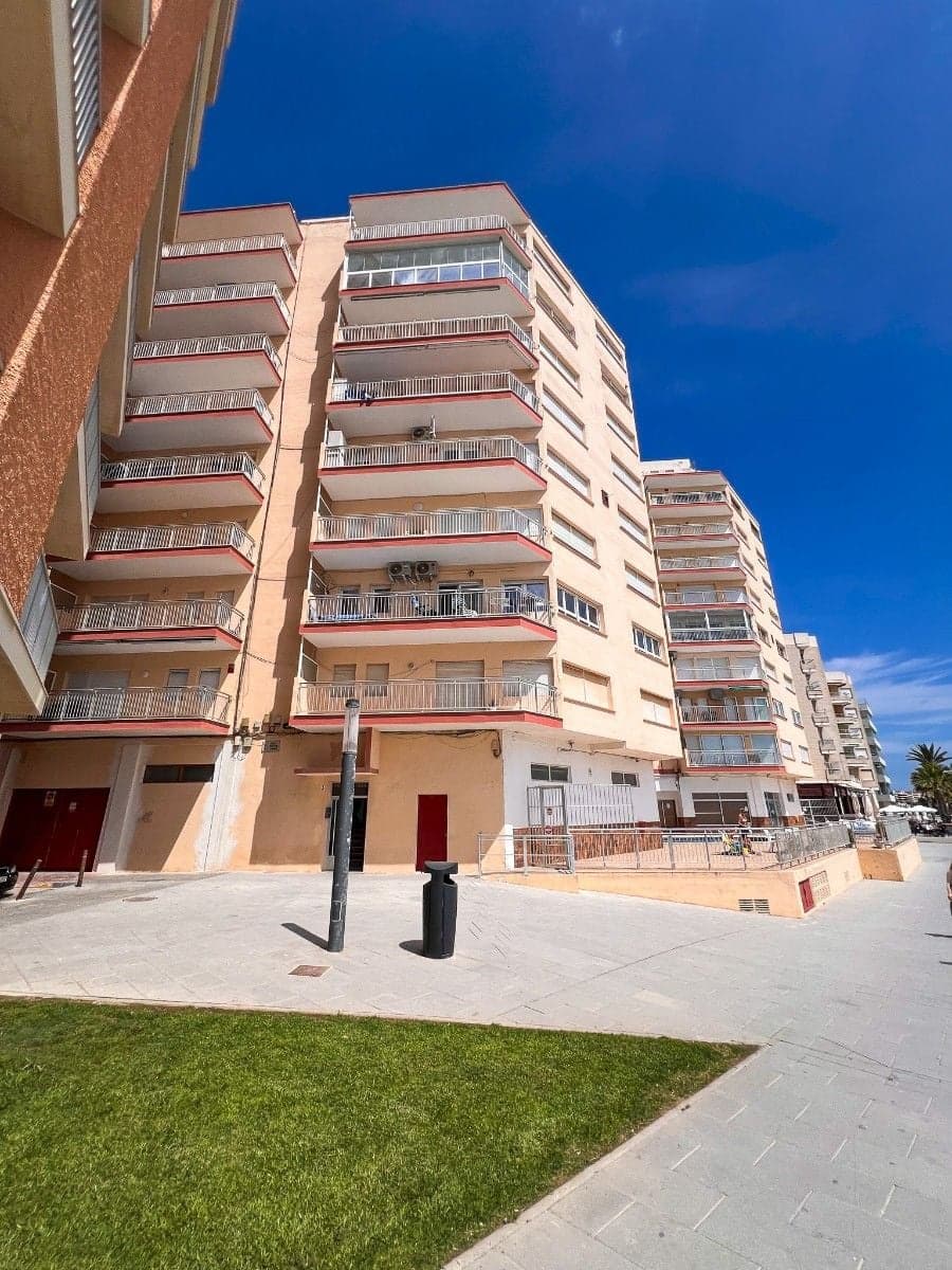 4 quarto Apartamento para venda em Torrevieja com piscina - 350 000 € (Ref: 9946602)