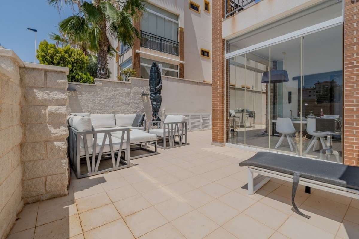 2 soverom Leilighet til salgs i Guardamar del Segura med svømmebasseng - € 305 000 (Ref: 9946604)