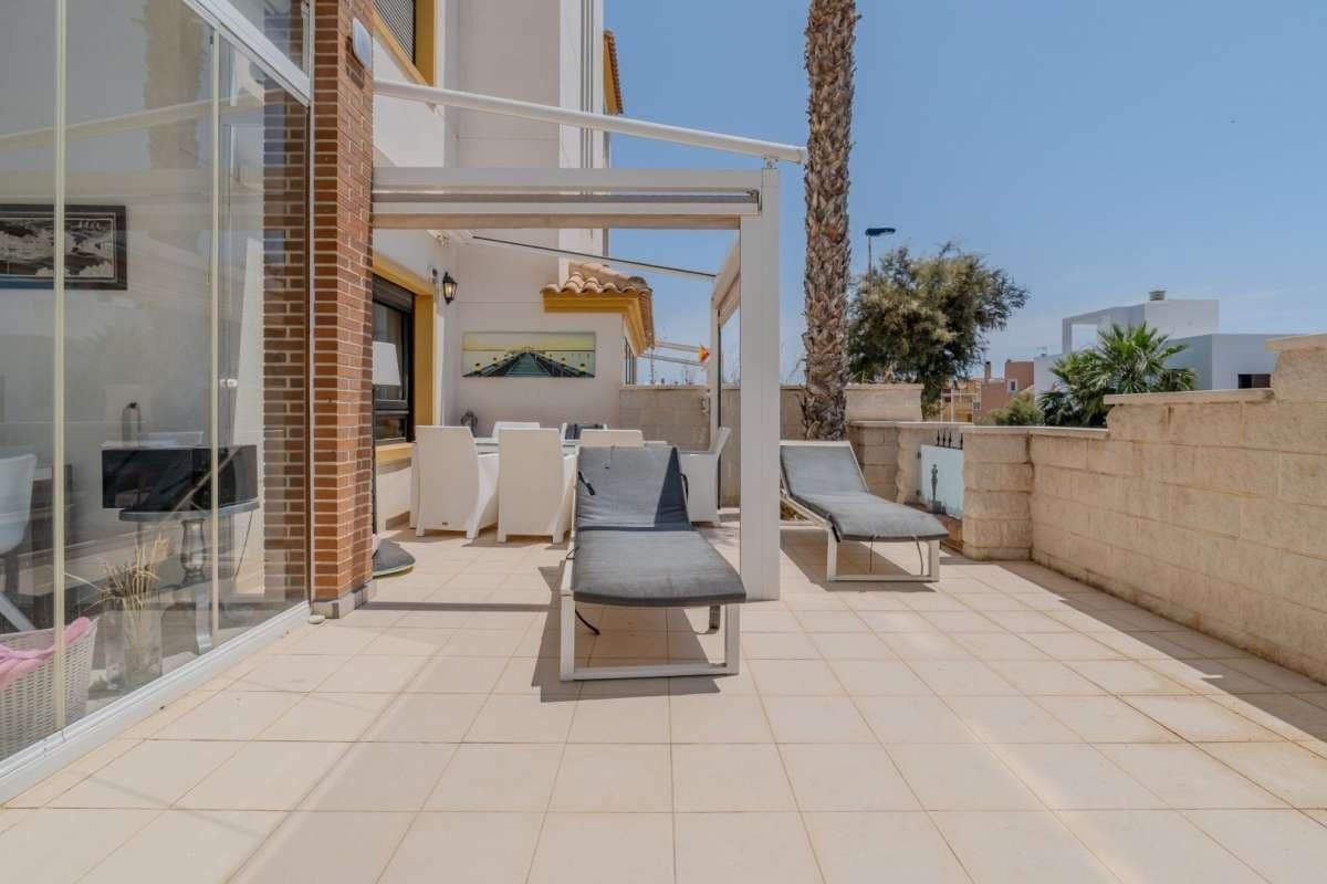 2 soverom Leilighet til salgs i Guardamar del Segura med svømmebasseng - € 305 000 (Ref: 9946604)