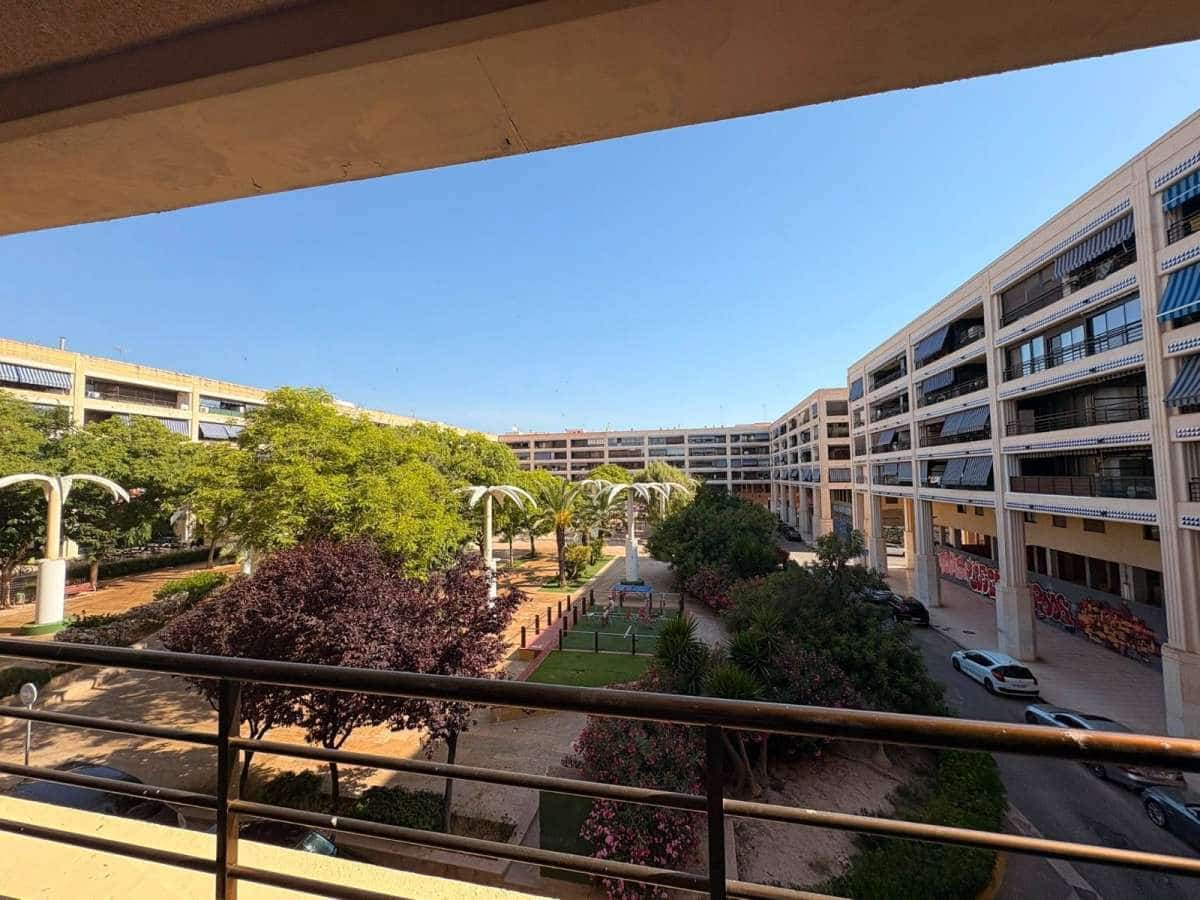 3 bedroom Apartment for sale in Guardamar del Segura with pool - € 189,000 (Ref: 9946606)