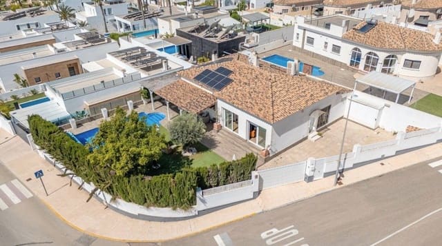 3 soverom Villa til salgs i San Fulgencio med svømmebasseng garasje - € 495 000 (Ref: 9958530)