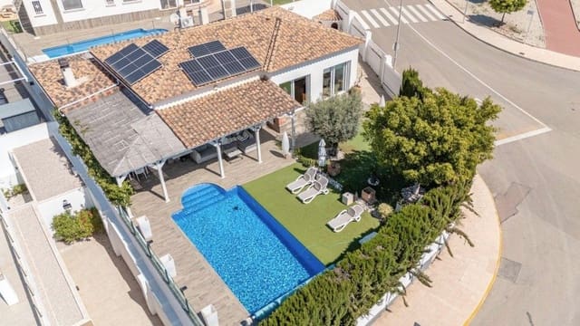 3 soverom Villa til salgs i San Fulgencio med svømmebasseng garasje - € 495 000 (Ref: 9958530)