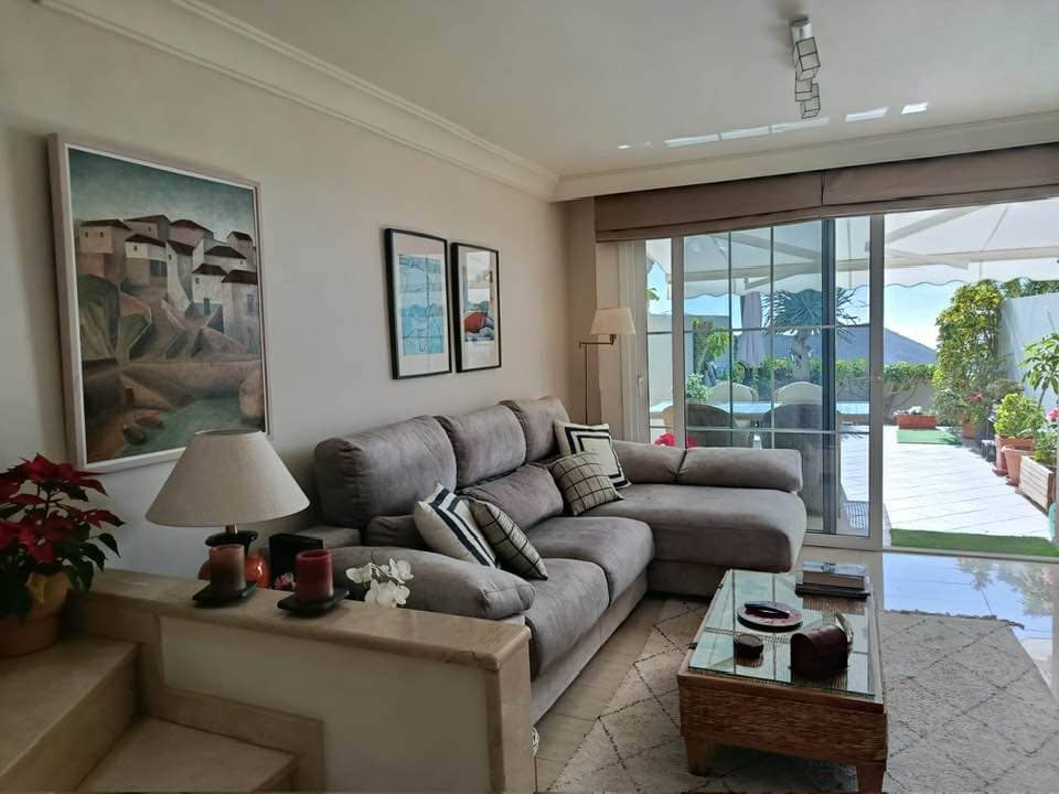 2 bedroom Terraced Villa for sale in Chayofa with garage - € 465,000 (Ref: 9815153)