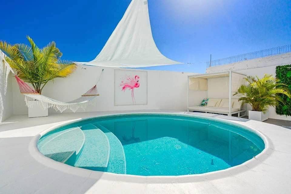 4 bedroom Apartment for sale in Playa San Juan with pool garage - € 599,000 (Ref: 9857813)