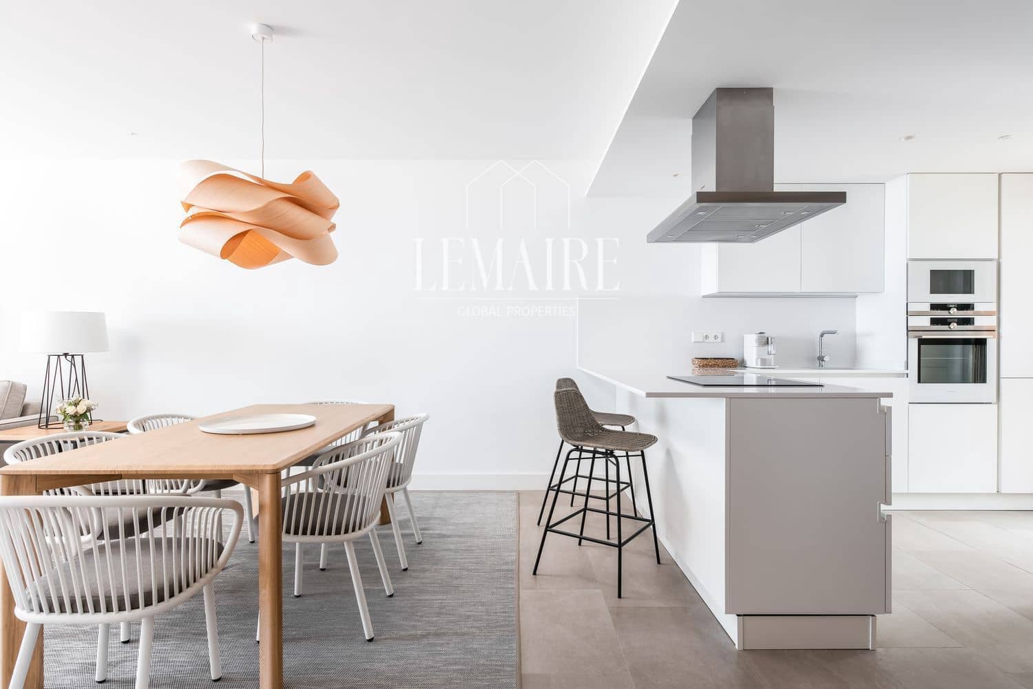 2 slaapkamer Flat te koop in Guia de Isora met zwembad garage - € 945.000 (Ref: 10103576)