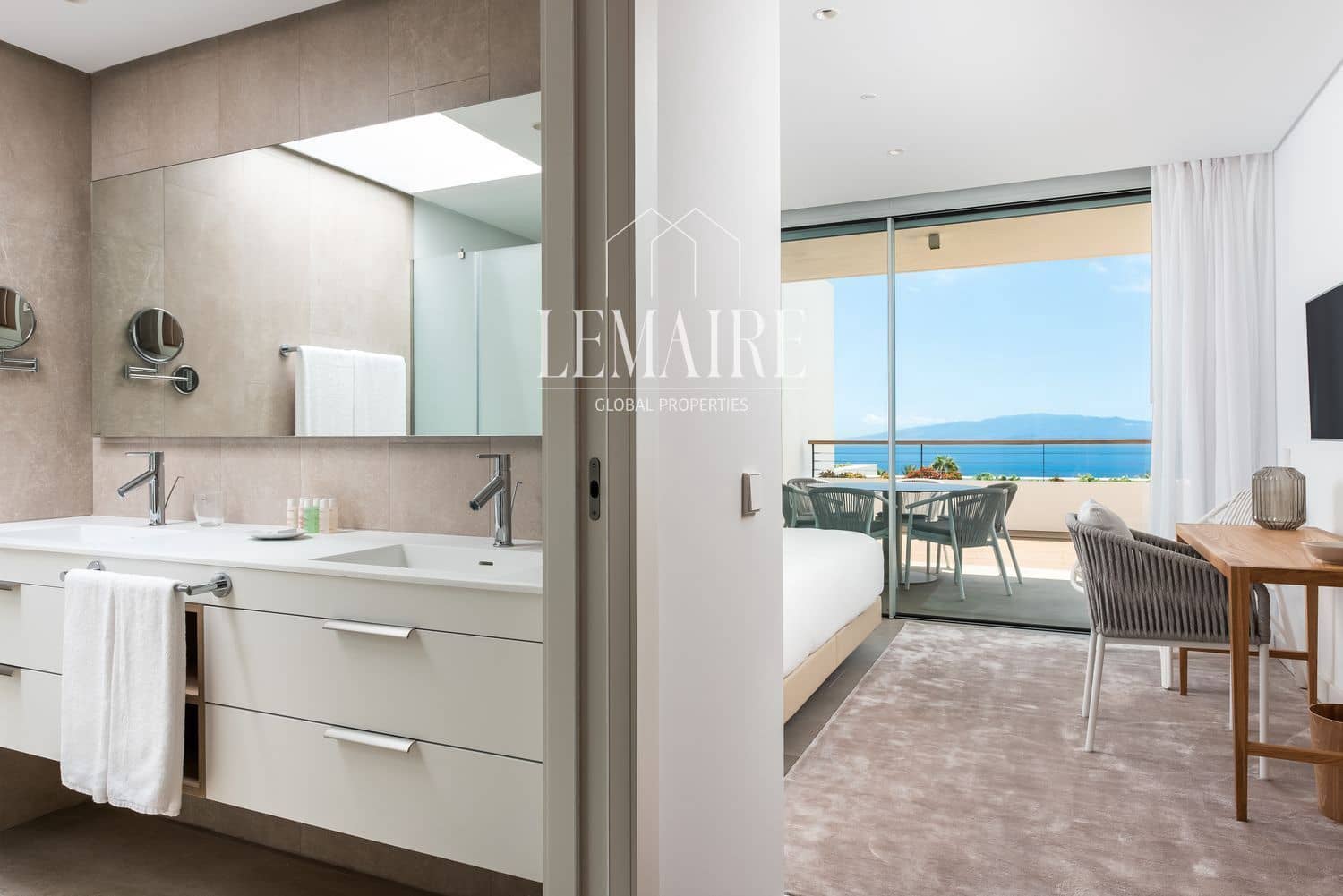2 slaapkamer Flat te koop in Guia de Isora met zwembad garage - € 945.000 (Ref: 10103576)