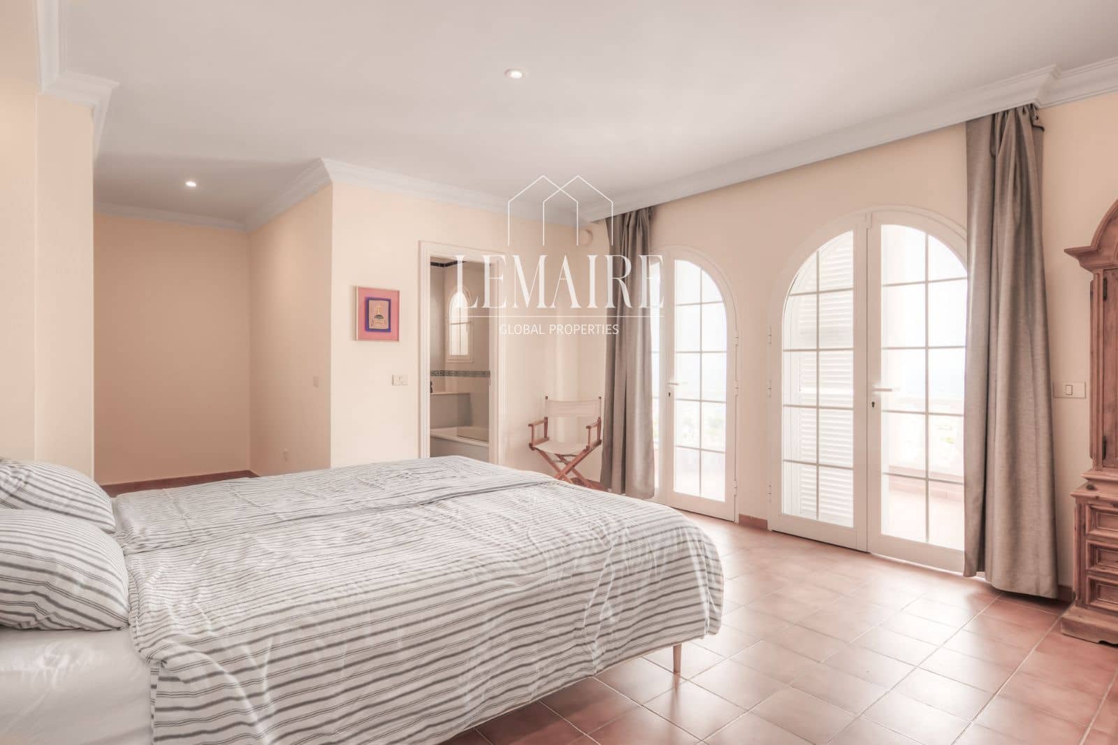 5 bedroom Villa for sale in Costa Adeje with pool garage - € 2,500,000 (Ref: 10103580)