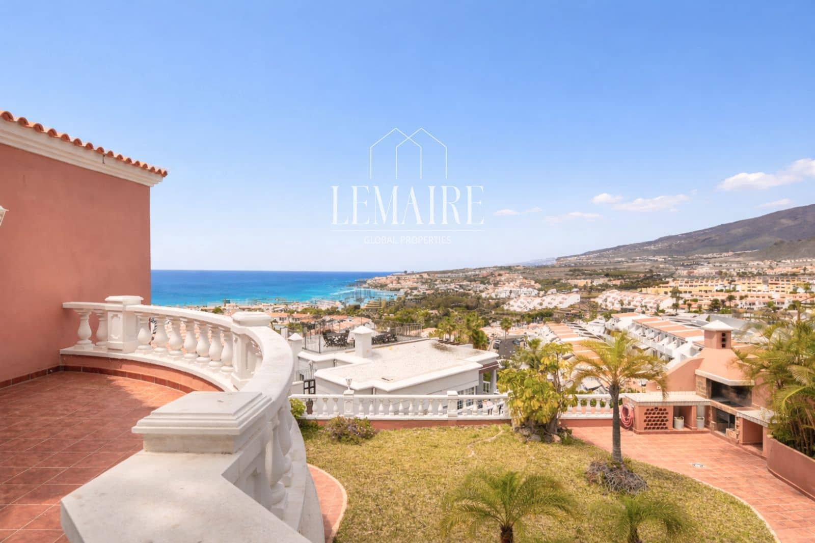 5 bedroom Villa for sale in Costa Adeje with pool garage - € 2,500,000 (Ref: 10103580)