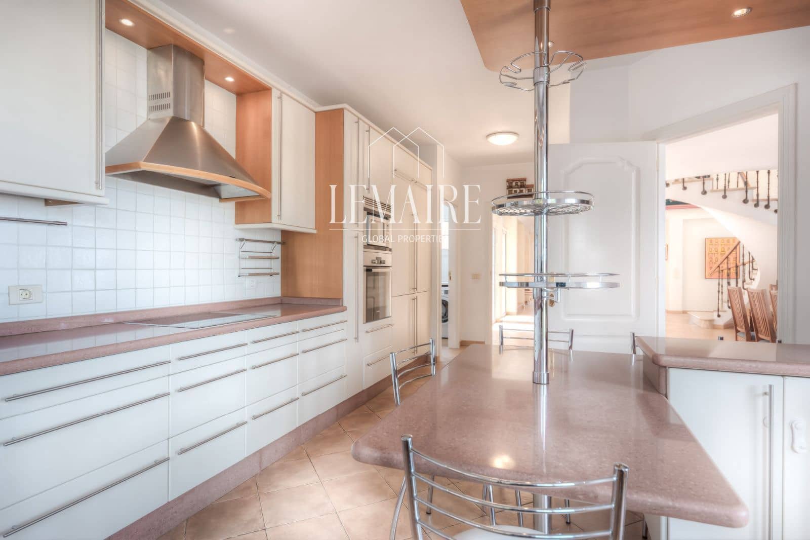 5 bedroom Villa for sale in Costa Adeje with pool garage - € 2,500,000 (Ref: 10103580)